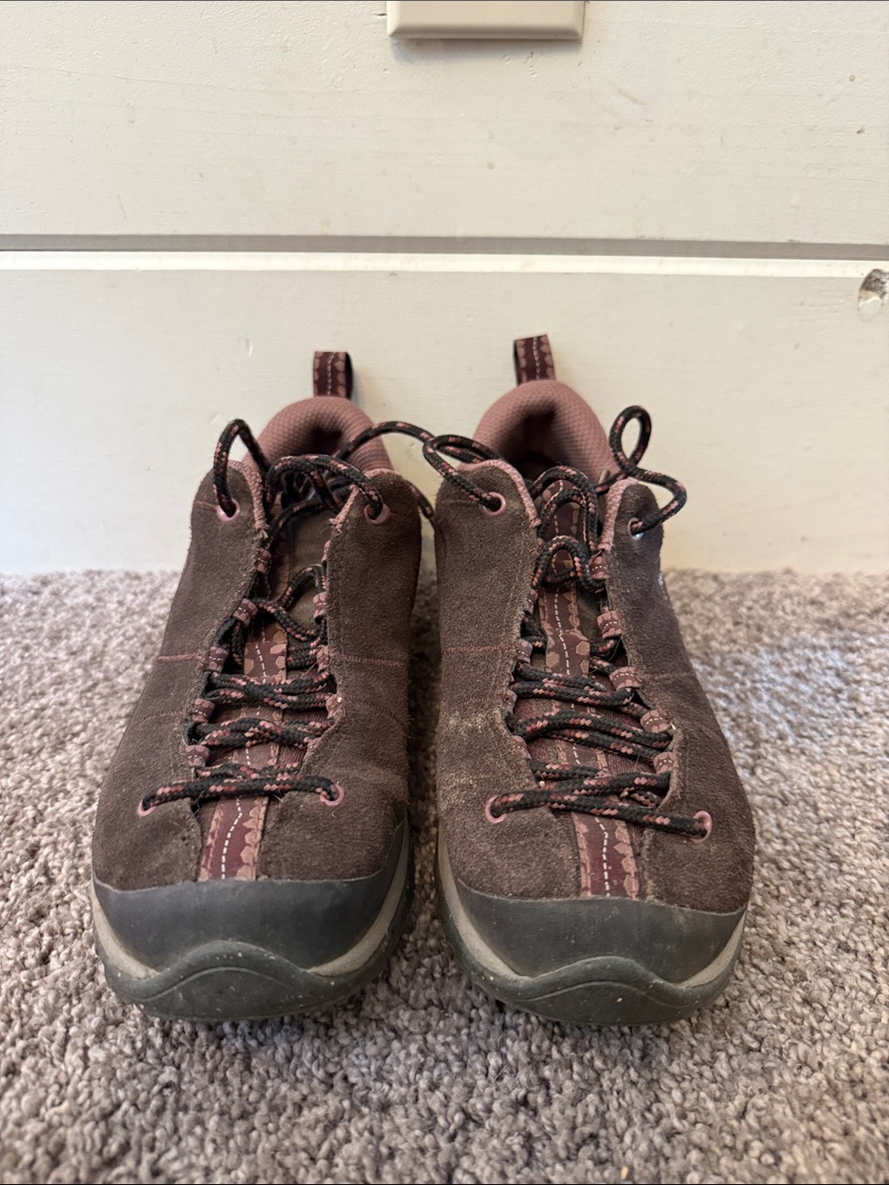 Patagonia Velvet Brown Suede Women’s Hiking Shoe size 7.5